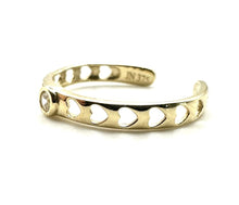 Load image into Gallery viewer, 9ct Gold Toe Ring Toe Ring 9ct Yellow Gold Solid Gold Easy Fit Crystal Heart