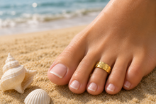 Load image into Gallery viewer, 9ct Yellow Gold Dolphin Toe Ring 5mm Open Band Solid Gold 9ct Solid Gold Toe
